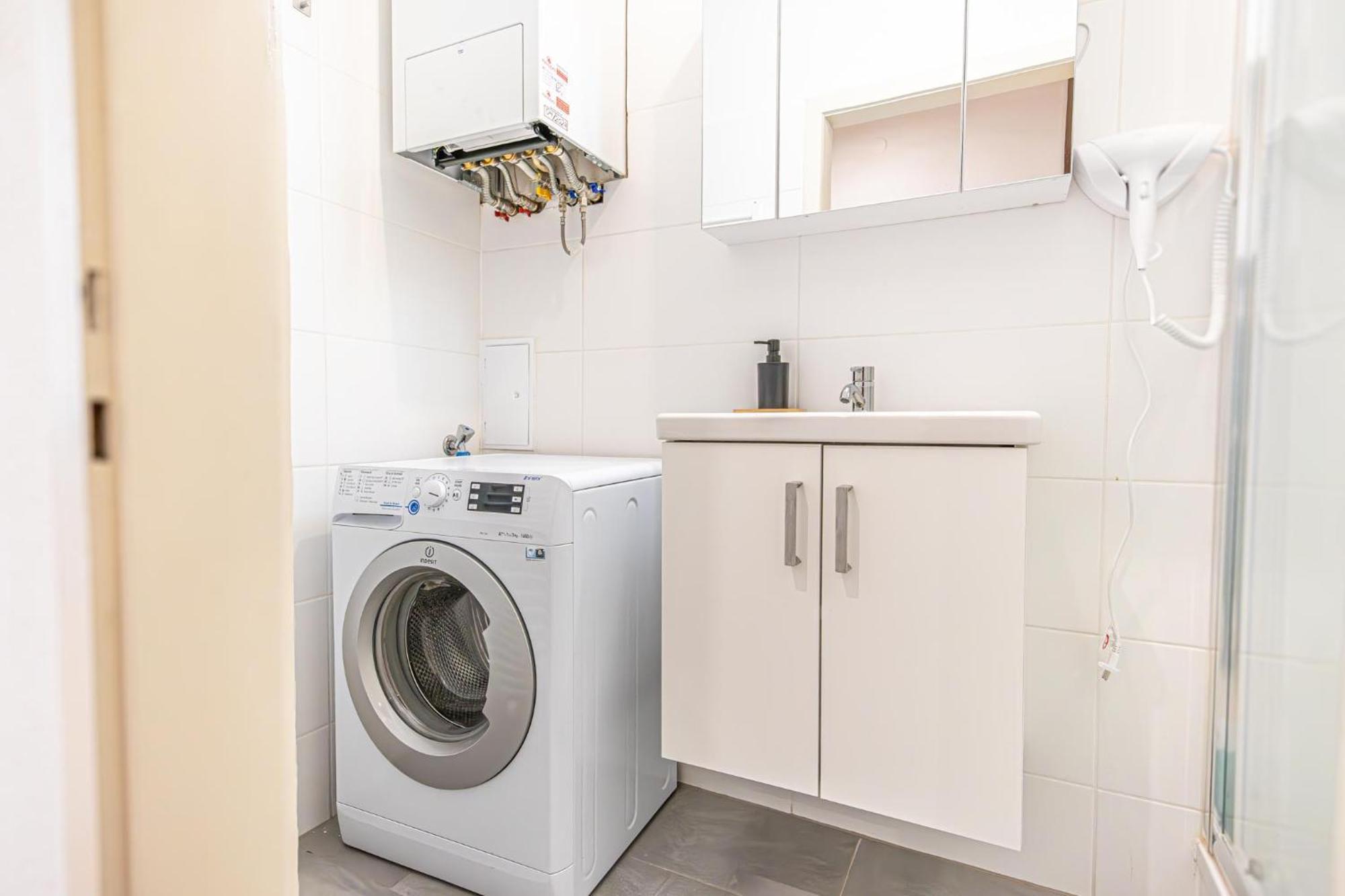 Desirable 2Br - Bookable For Longstays In Lockdown B Wien Eksteriør bilde