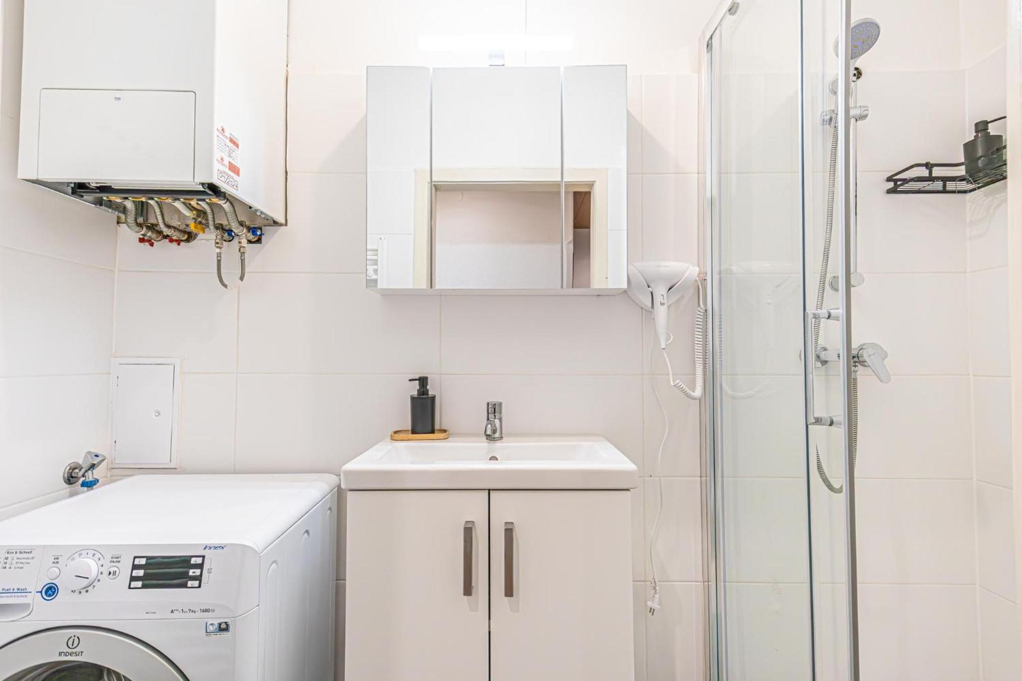 Desirable 2Br - Bookable For Longstays In Lockdown B Wien Eksteriør bilde