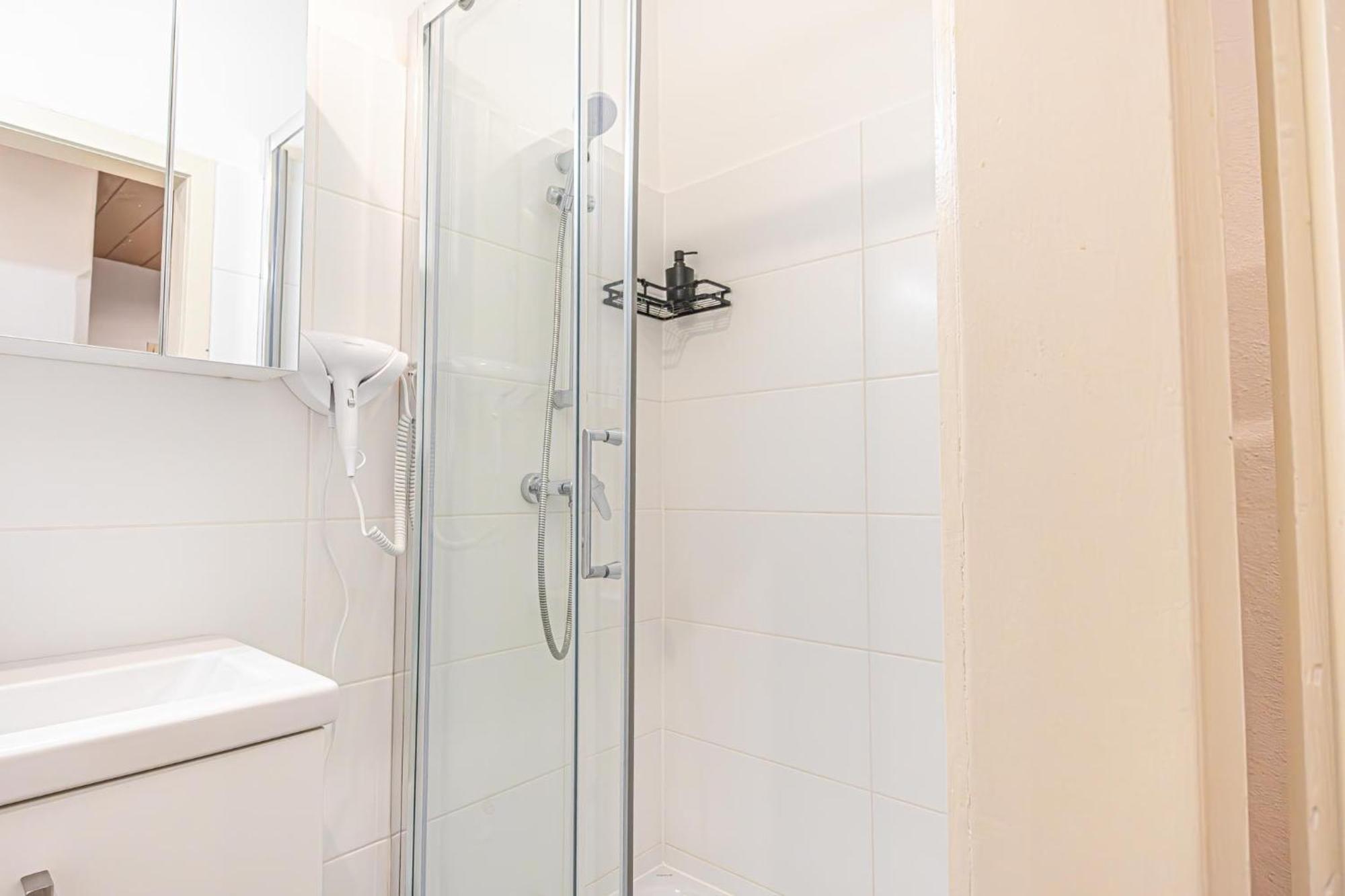 Desirable 2Br - Bookable For Longstays In Lockdown B Wien Eksteriør bilde
